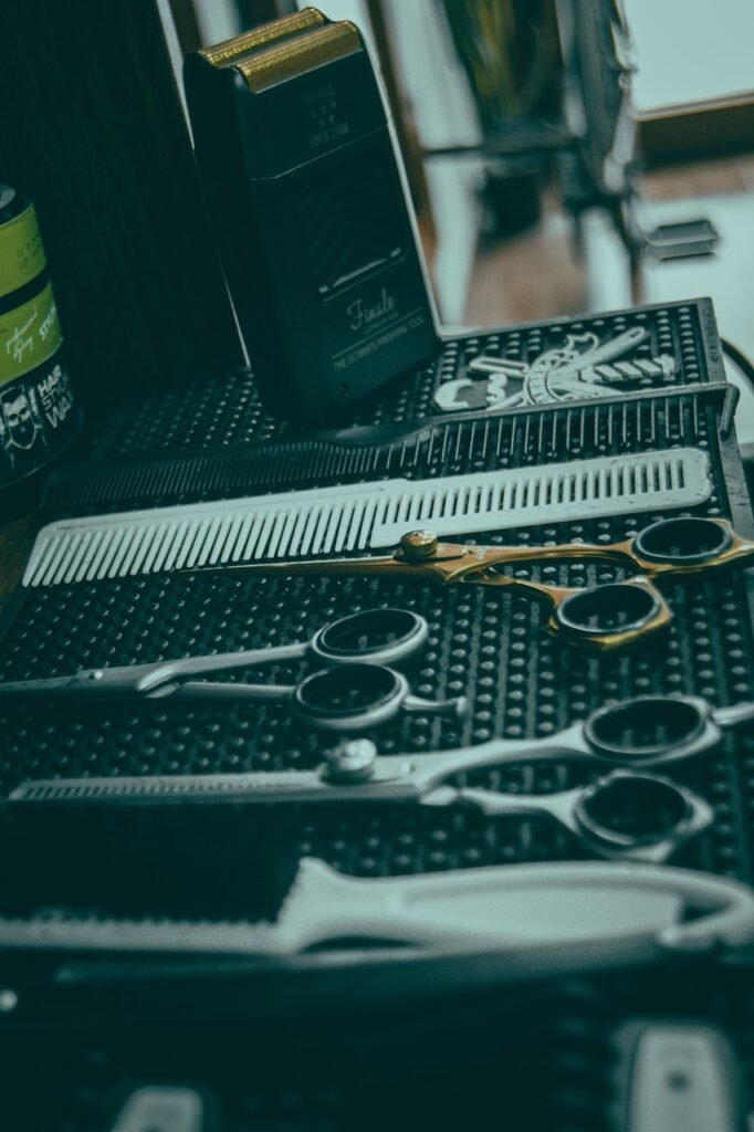 Top 5 Ergonomic Hairdressing Scissors for Beginner Stylists